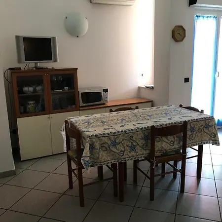 Cosy In With Garage Apartment Alassio