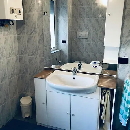 Apartment Cosy In With Garage Alassio