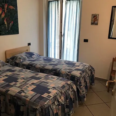 Apartment Cosy In With Garage Alassio