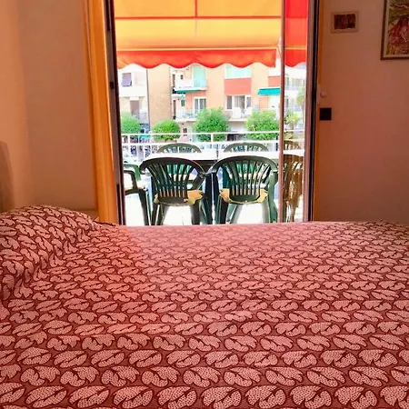 Cosy In With Garage