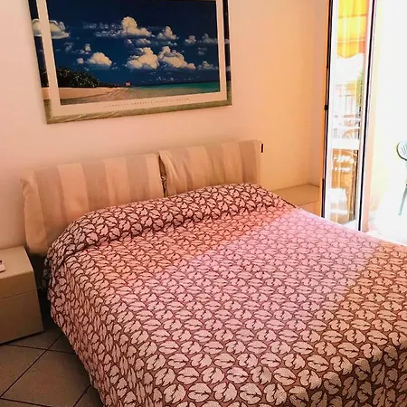 Apartman Cosy In With Garage Alassio